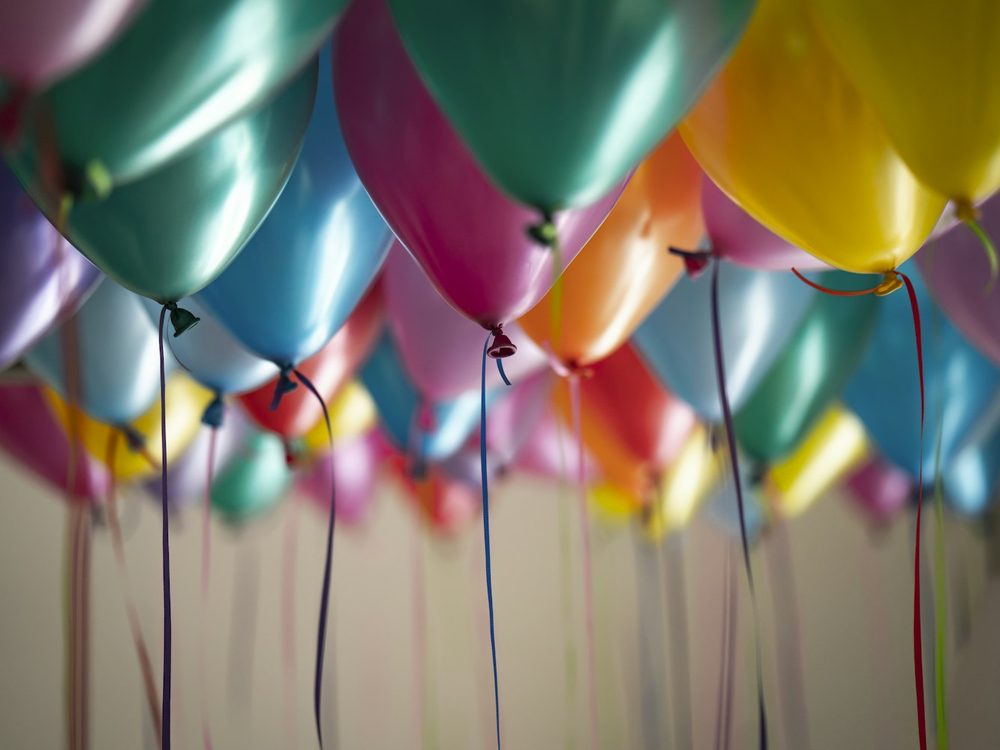 Palloncini colorati per una festa di compleanno